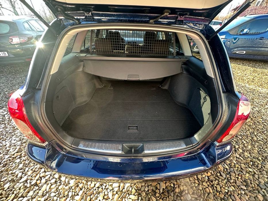 Надійна і гарна машина