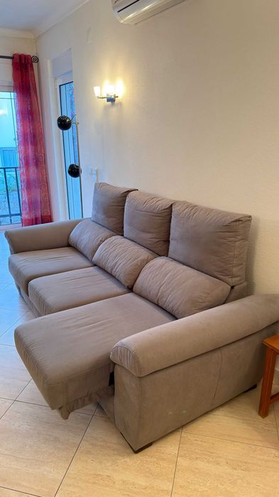 Sofá 3 lugares com assentos extensíveis – muito confortável