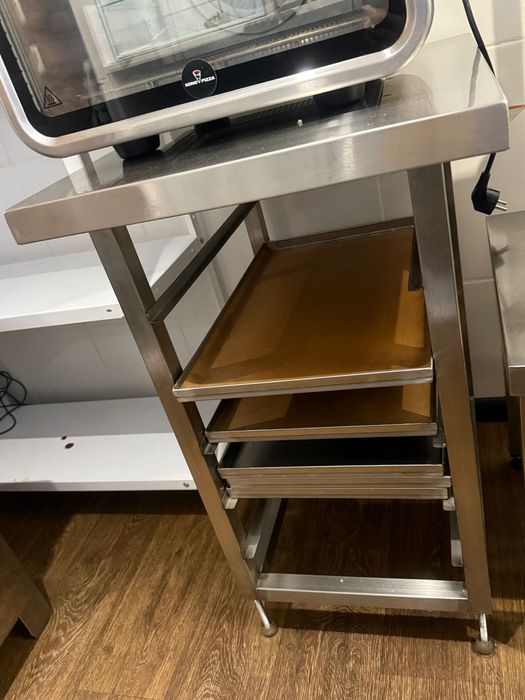 Підставка під піч з протвенями