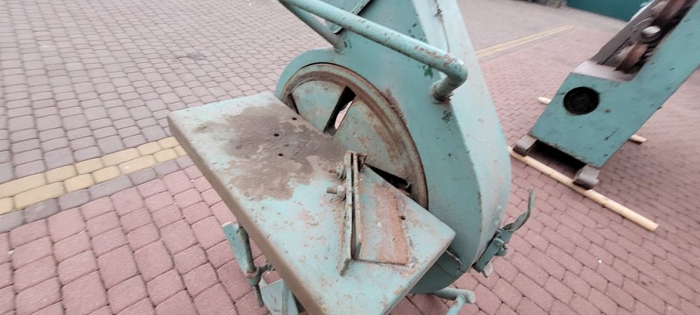 Ostrzarka korowarka do palisady