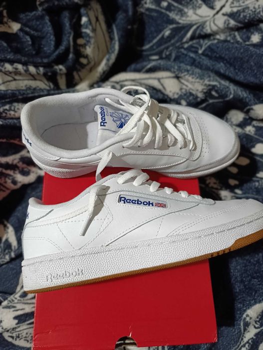Tênis brancos Reebok unisexo