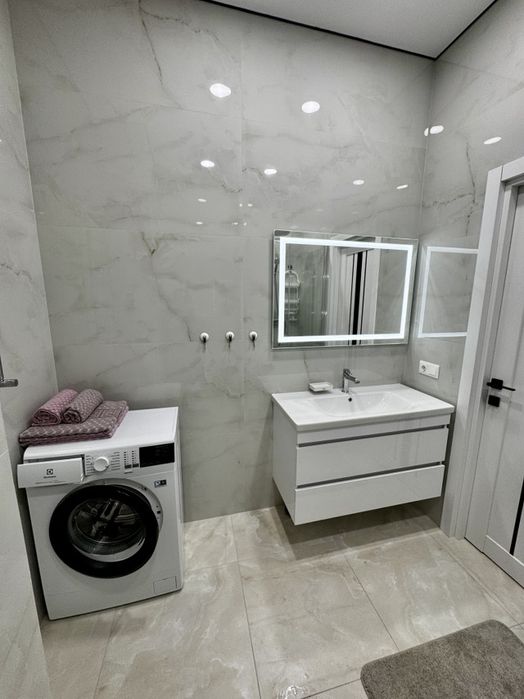 Оренда квартири житло посуточно подобово Одеса Авиньон море паркинг