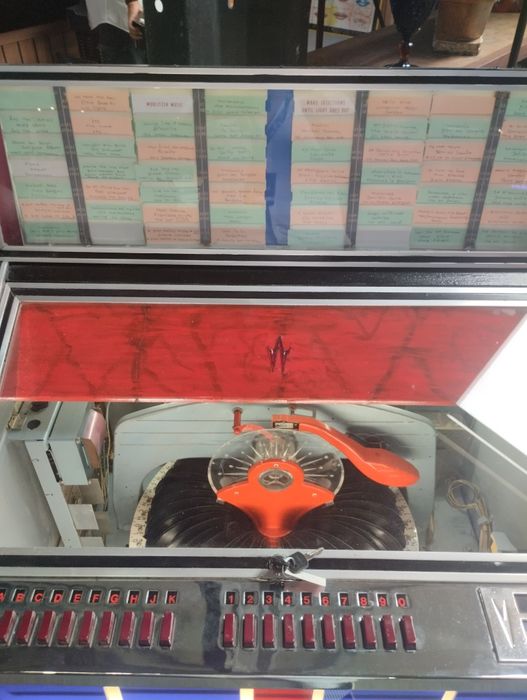 Jukebox de vinil a funcionar