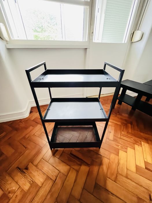 Carrinho de Arrumação em Metal