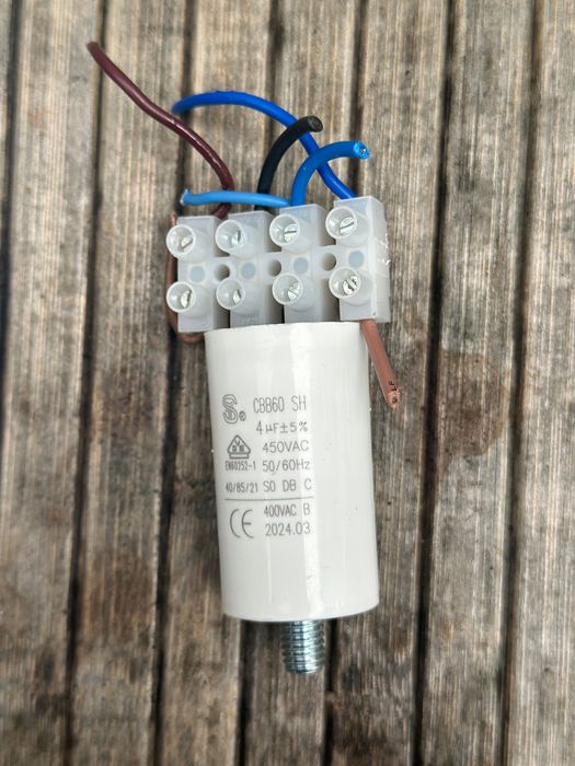 Kondensator rozruchowy 4µF 450V Graef M90