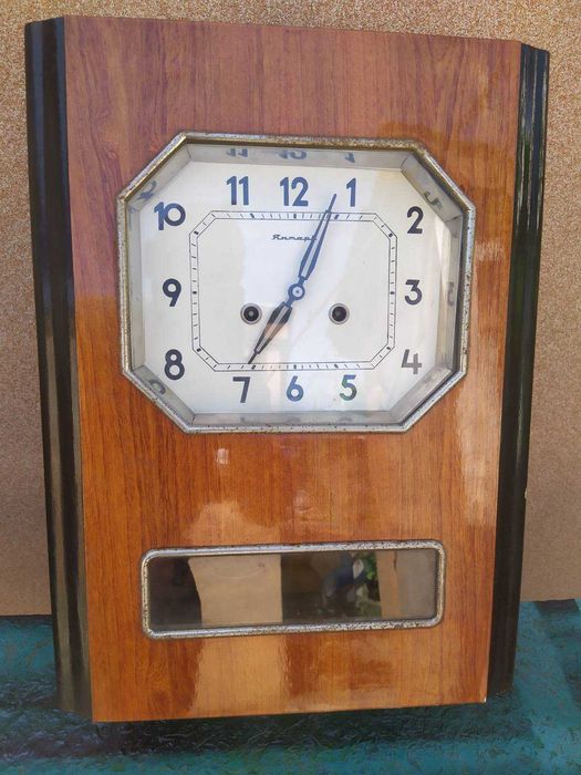 Часи  Янтарь  з  боєм