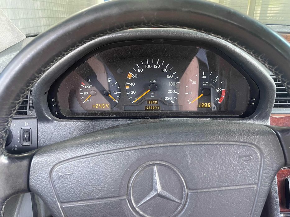 Mercedes (202)  C 250 TD