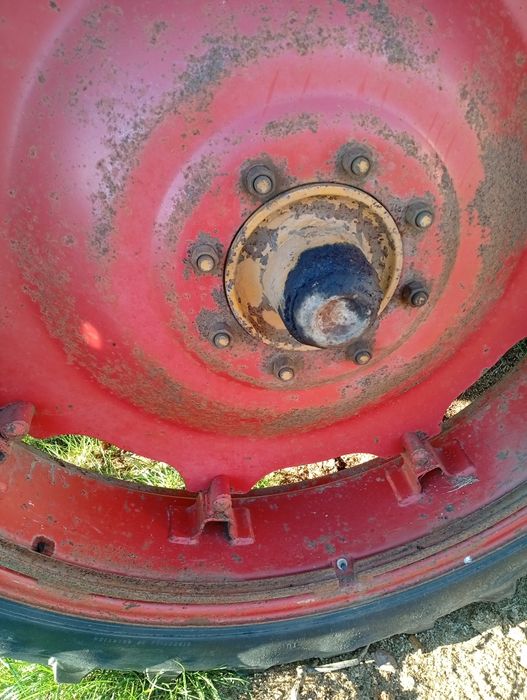 Komplet kół 12.4 r 46