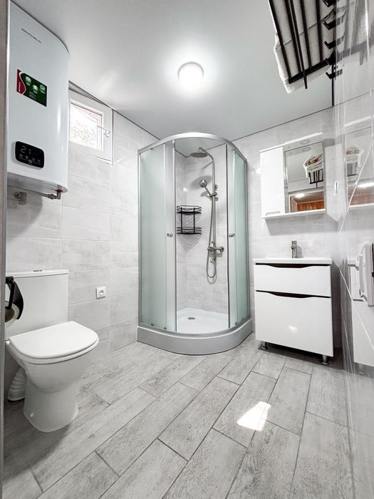 Оренда,риболовля,база на воді будинок,човен,пляж,альтанка,спуск човнів