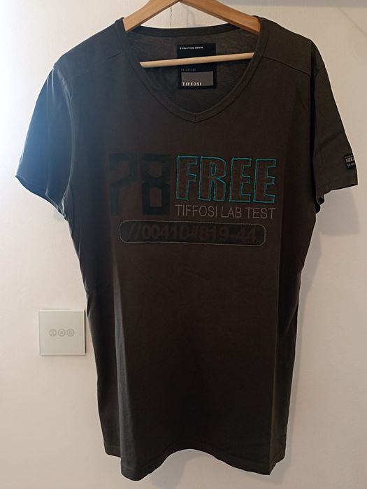 T-shirt homem decore em bico Tiffosi