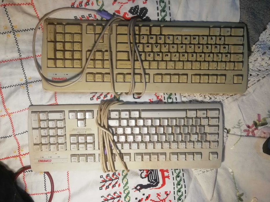 Клавіатури compaq 2 шт важкі неробочі 1 лотом ps\2