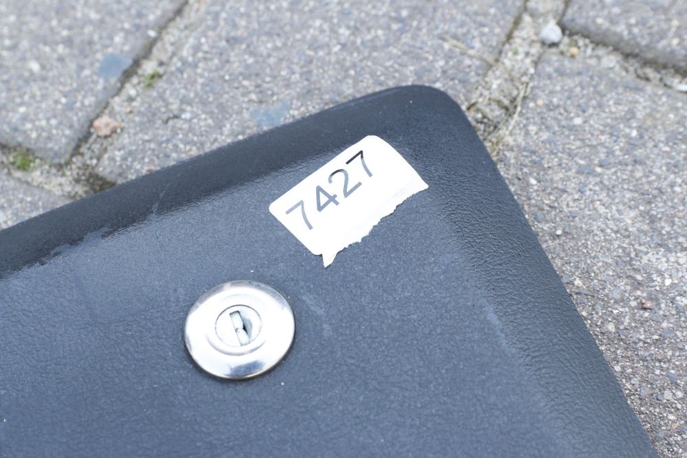 7427 Klapka schowka przednia, pokrywa zamek Honda Goldwing Gl1500