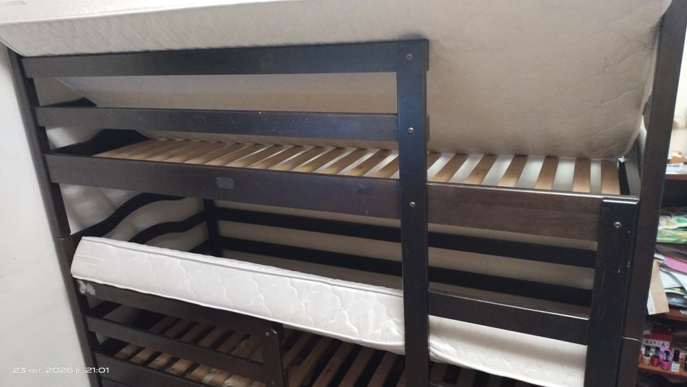 Продам двоярусне ліжко