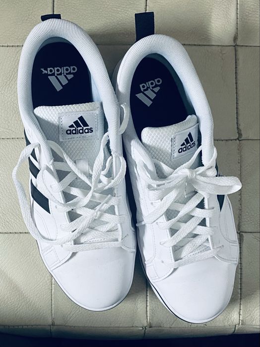 Sapatilhas adidas como novas