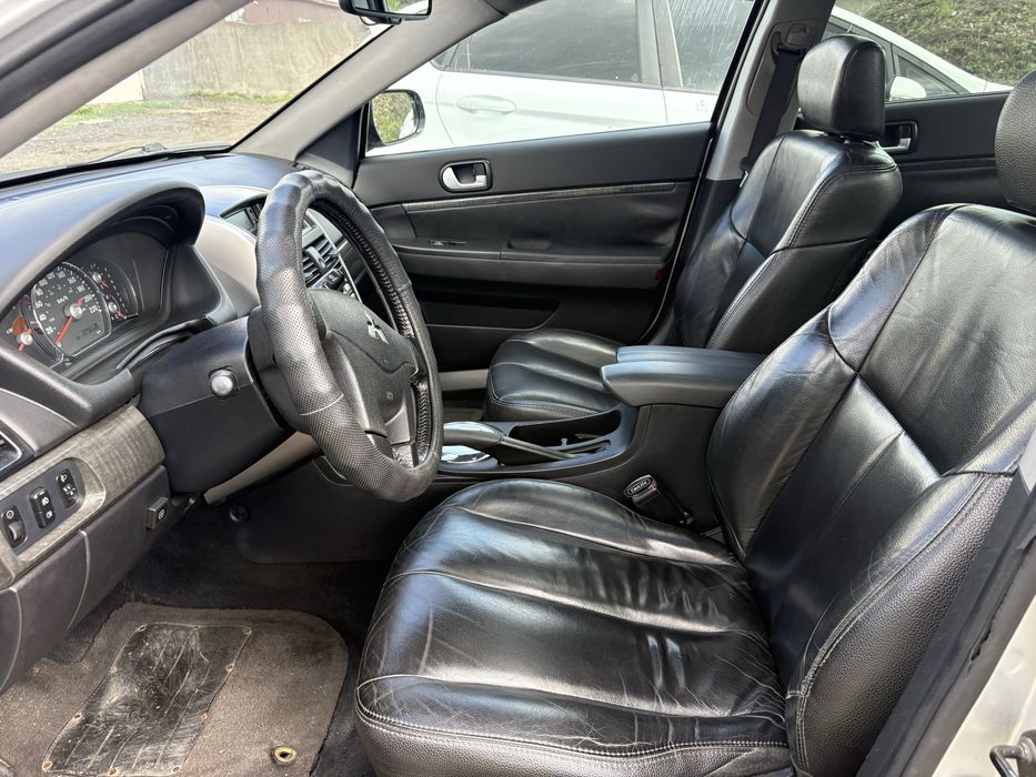 Mitsubishi galant
