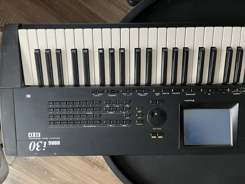 希少品 KORG i30 Music workstation シンセサイザー 希少品 KORG