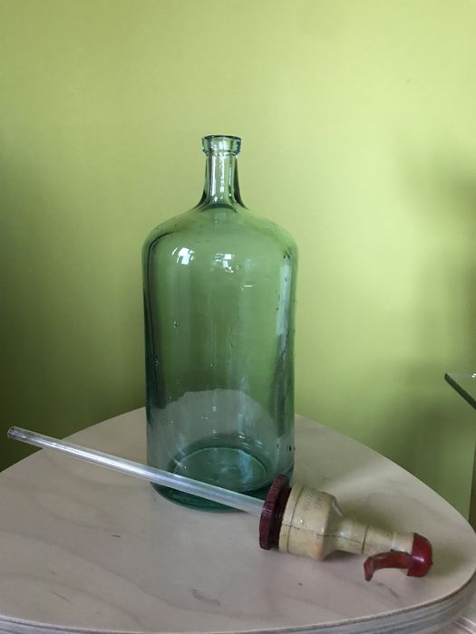 Syfon szklany z czasów PRL