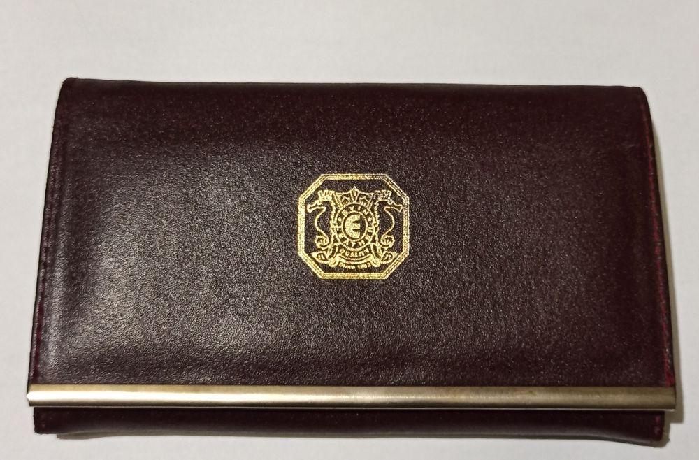 Жіночій гаманець, шкіра.