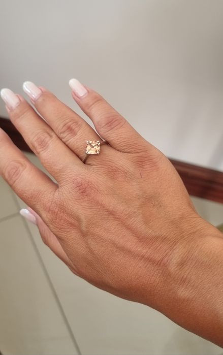 Uroczy srebrny pierścionek 925