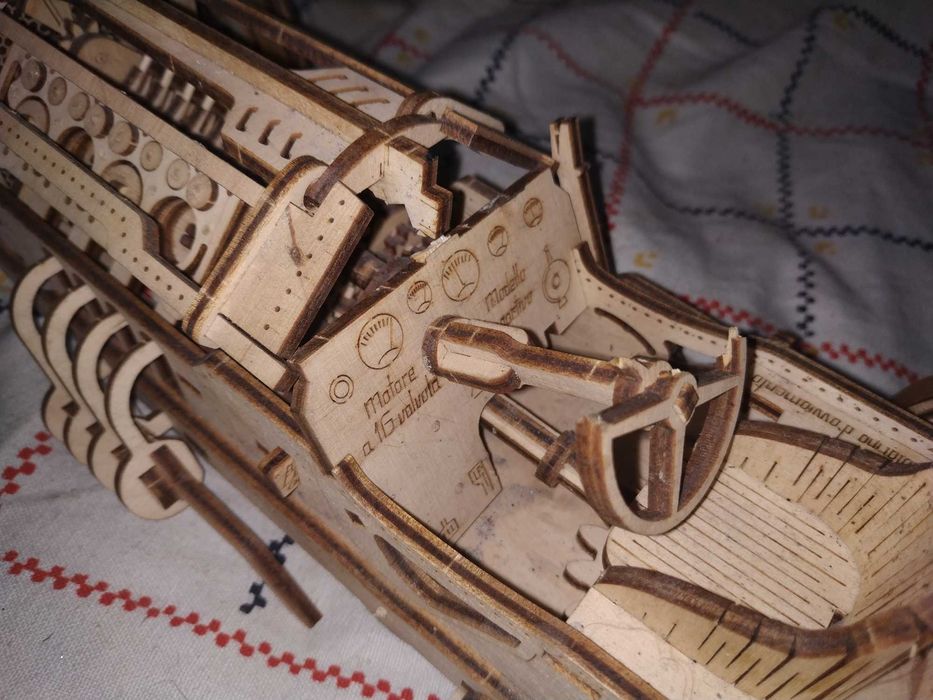 ugears машина спорткар пошкоджена хлам