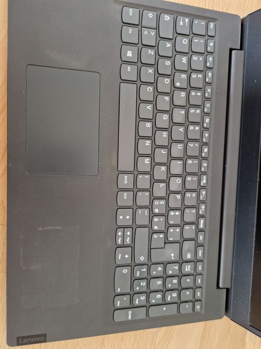 Вмикається На запчастини або під ремонт Lenovo v15-iil model82c5 ddr4 intel i5 10th gen