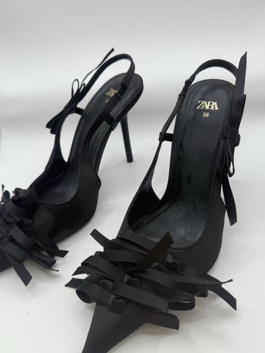 Zara czarne szpilki z kokardkami 38