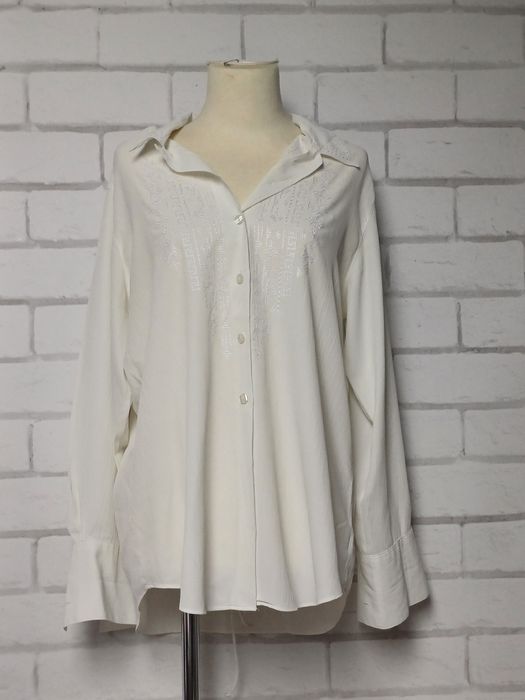 Koszula z ozdobnym haftem XL