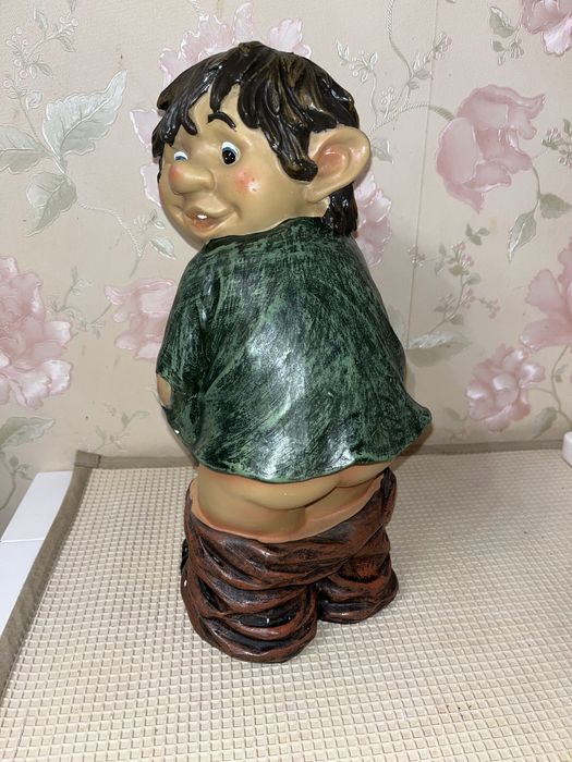 Садова фігурка Ельф що смішно пісяє 35 см