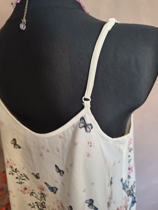 Lekka bluzeczka na ramiączkach r. XXL