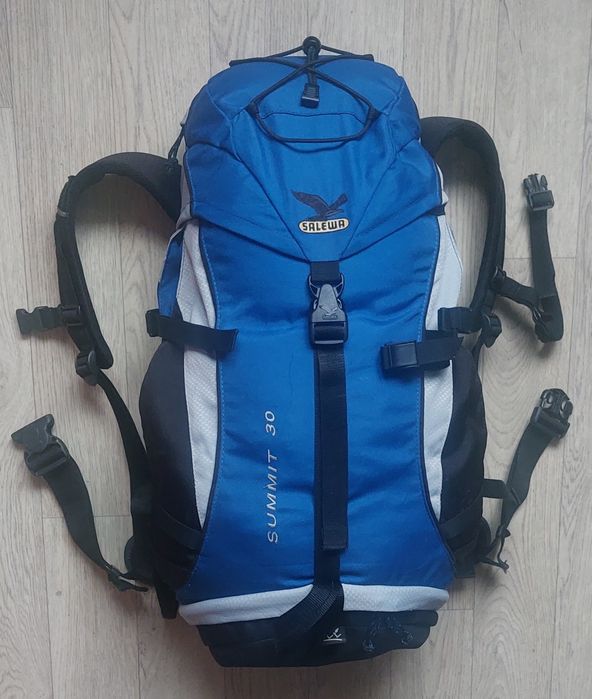 Рюкзак б/у спортивный Salewa Summit 30L, с дождевиком.