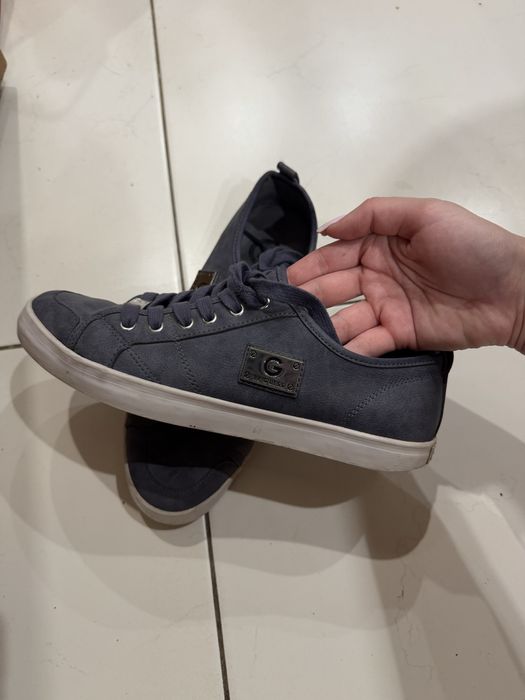 Продам жіночі кеди guess