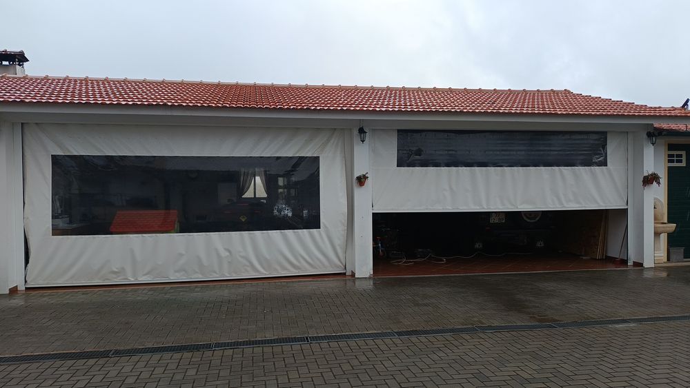Cortinas Elétricas em PVC para portão de Garagem  com Automatismo