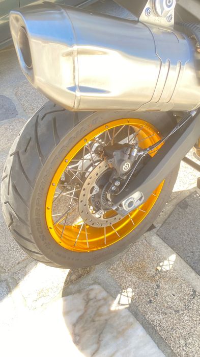 Voge 900dsx como nova