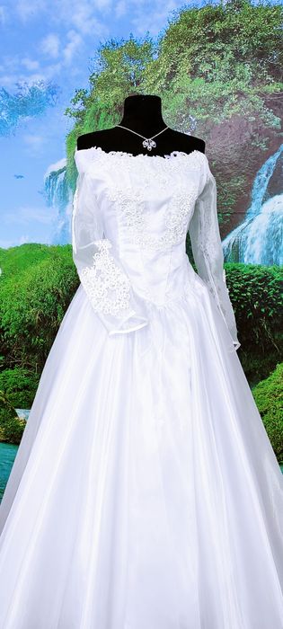 РОЗПРОДАЖ вісільніх суконь