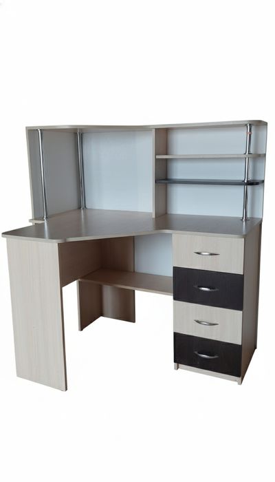 Стол письменный, офисный