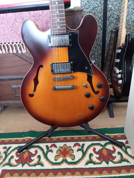 Cort Source ES335 semi-hollow