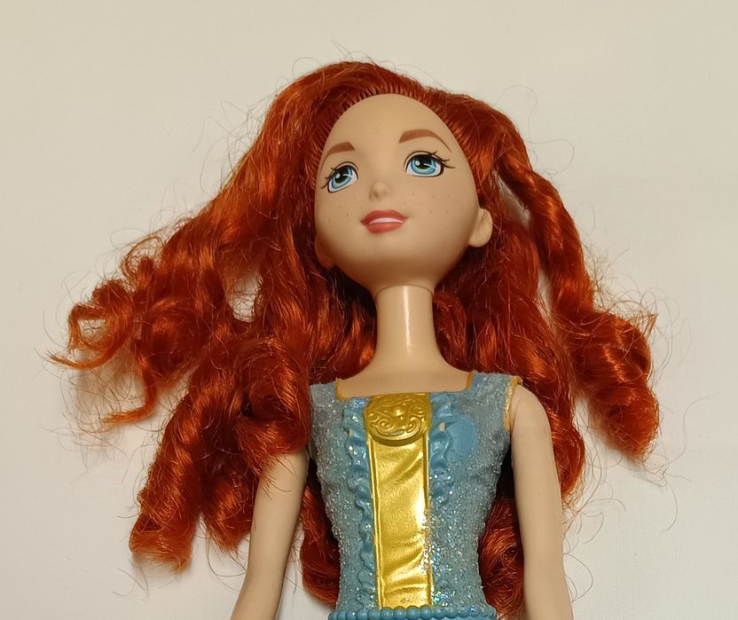 Barbies novas e antigas