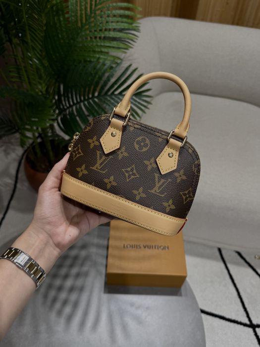 Torebka Louis Vuitton mini alma nano crema