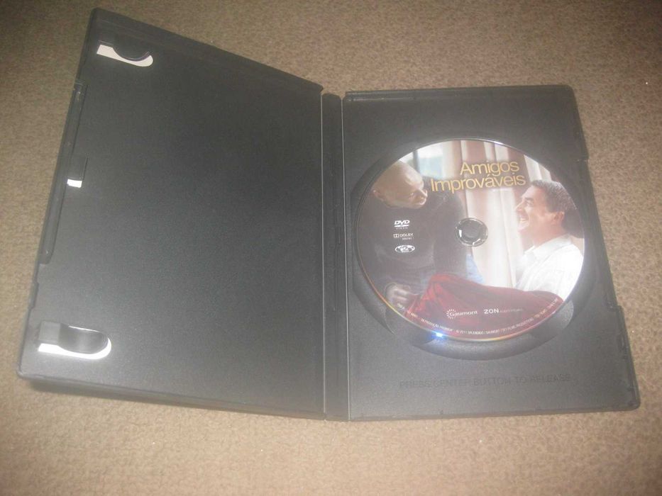 DVD "Amigos Improváveis" com Omar Sy64751014483714122