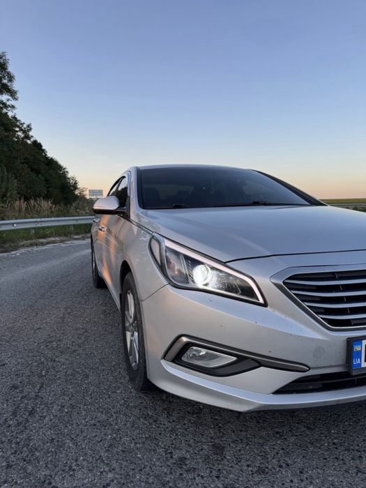 Hyundai Sonata 2014 2 л. газ
