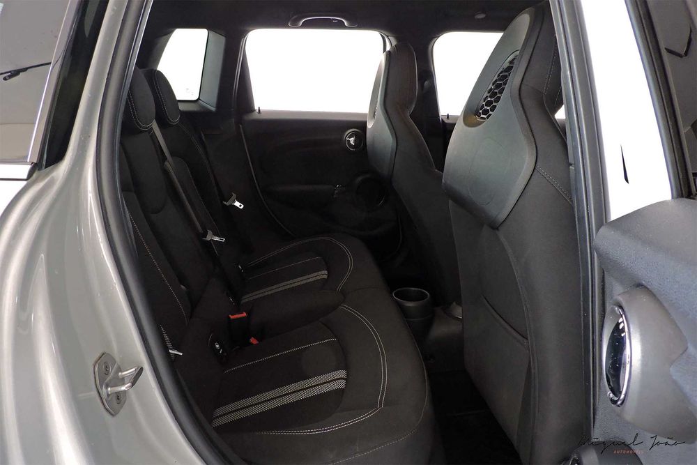 Mini Cooper 5 Portas 1.5 JCW Nacional