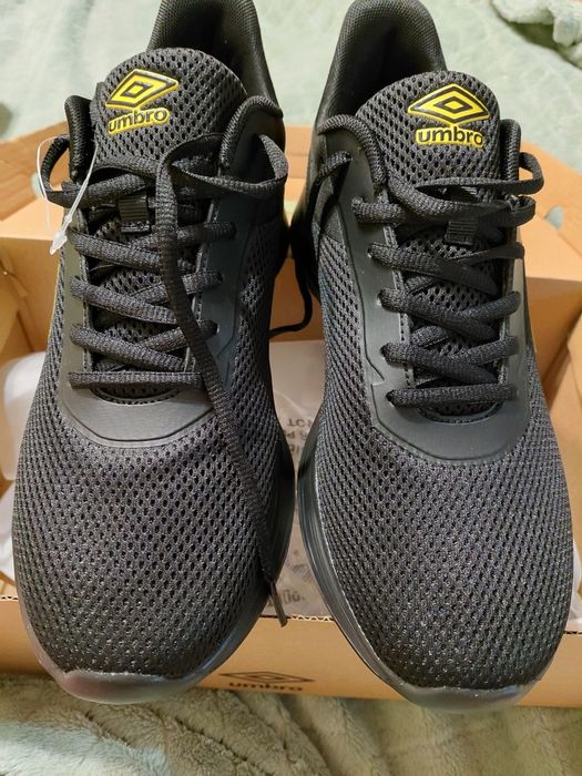 Кросівки umbro 42.5 розмір,НОВІ