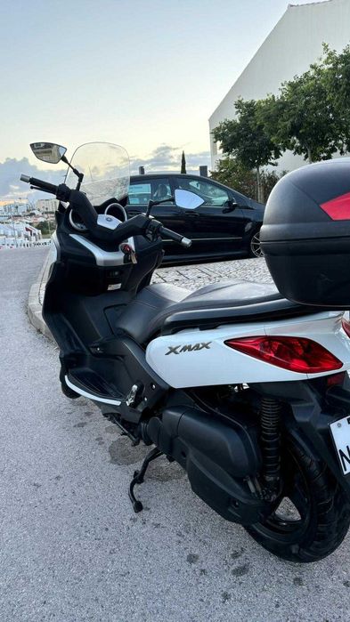 YAMAHA X_MAX 125