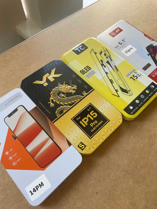 Wyświetlacze LCD I klapki APPLE - wyprzedaż magazynu