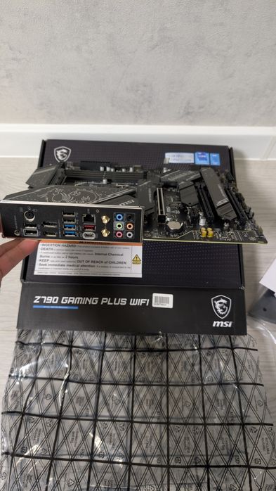 Материнская плата MSI Z790 Gaming Plus WIFI DDR5, идеал состояние