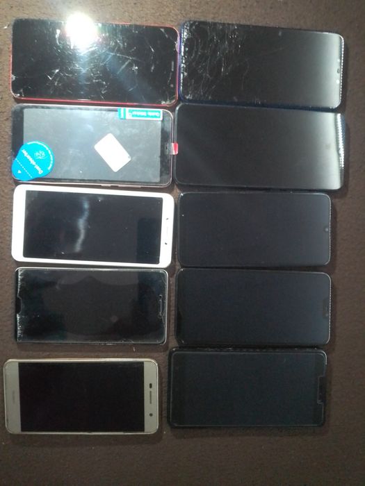 Лот    телефонов