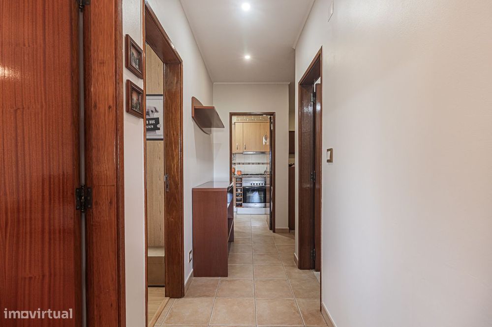 Apartamento T2 em Amora - Cruz de Pau
