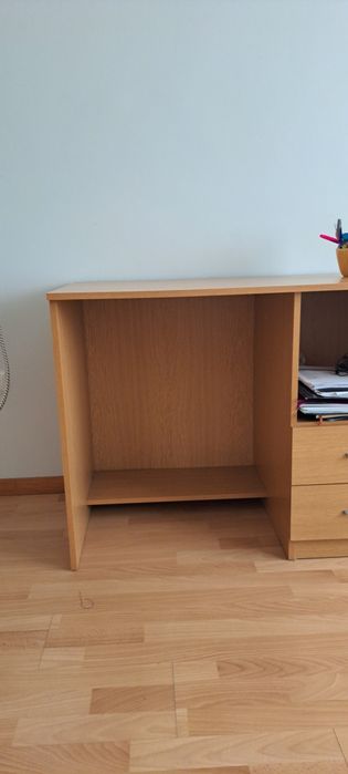 Secretária semi-nova