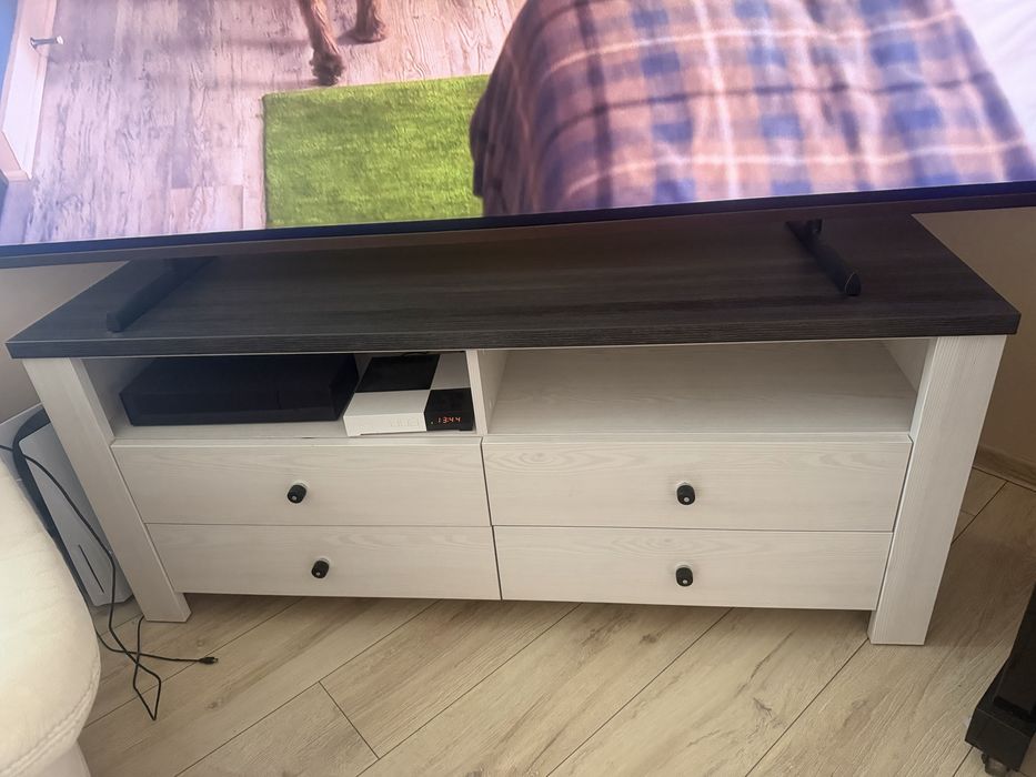 Szafka pod TV - stabily i bardzo gustowny