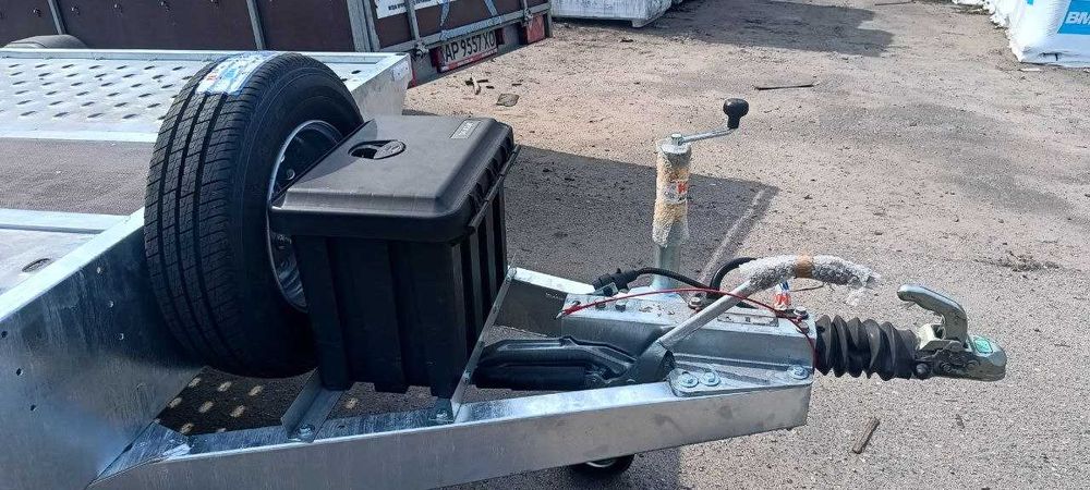 Прицеп эвакуатор. Лафет евакуатор. Трехвісний.